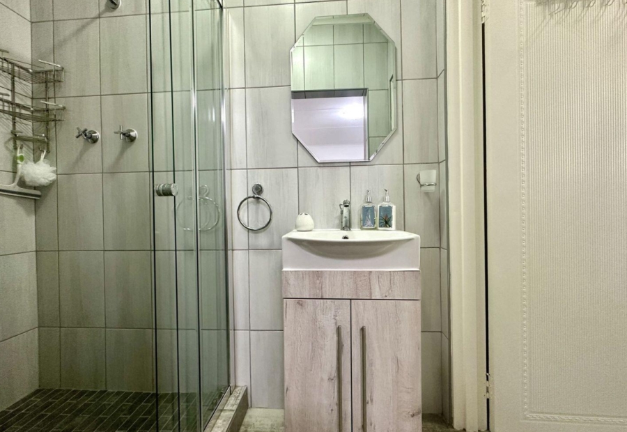 5 Bedroom Property for Sale in Fraaiuitsig Western Cape